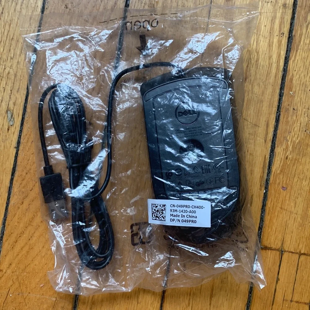 NWB Dell Mouse USB Wired Black best offer will be accepted!